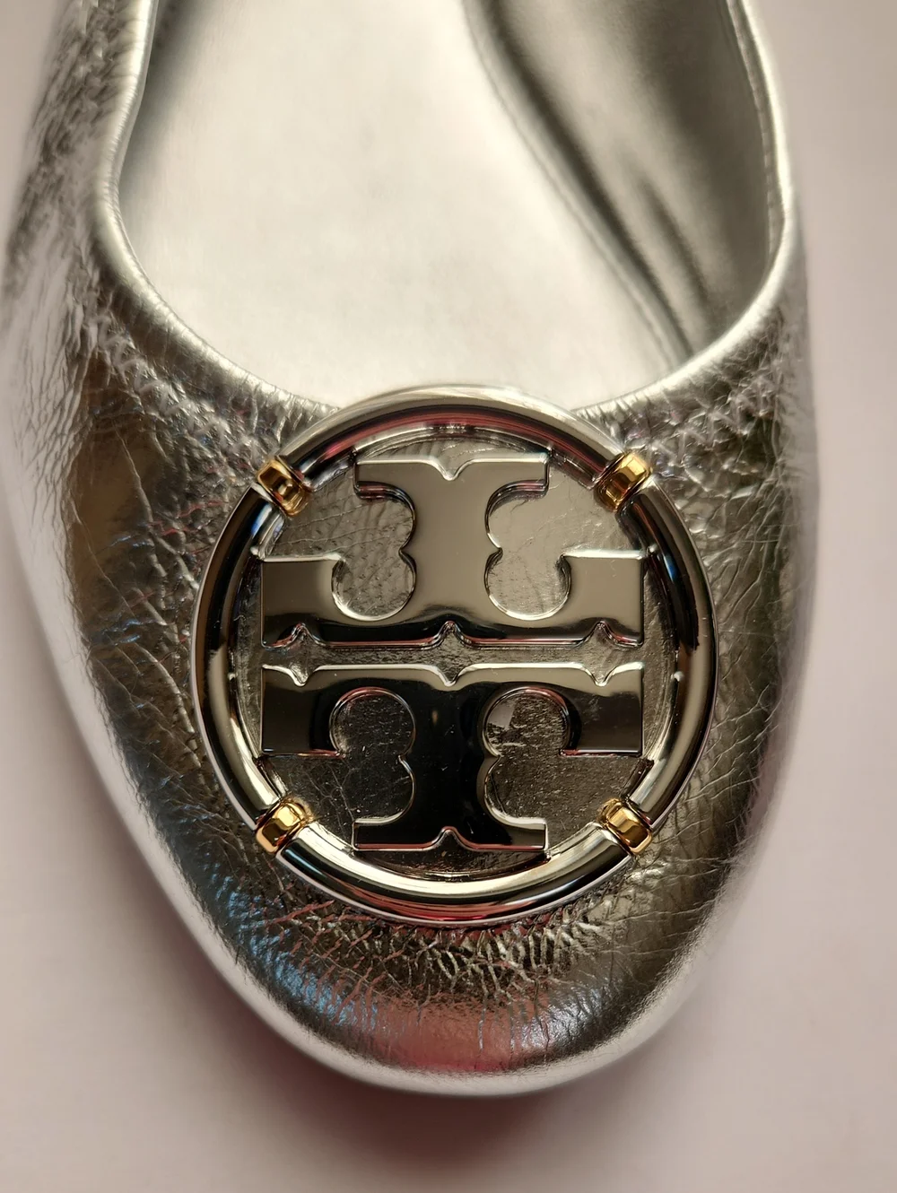 NWT Tory Burch Minnie Silver Metallic Logo Leather Casual Holiday Ballet Flats